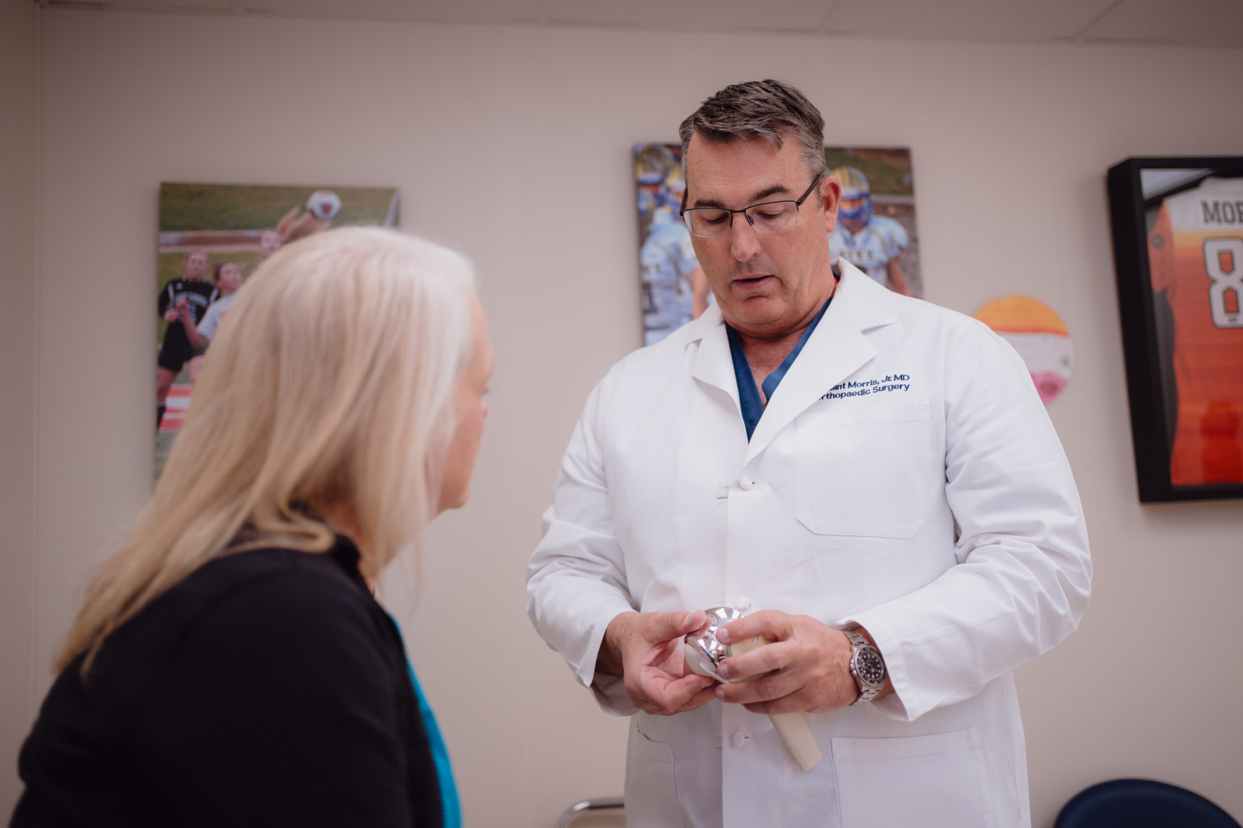 Dr. Morris talking to his patient about a knee replacement | Muscle Sparing Knee Replacement
